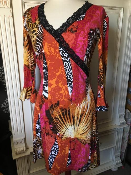 vrouwelijke jurk, Kleding | Dames, Jurken, Zo goed als nieuw, Maat 38/40 (M), Overige kleuren, Onder de knie, Ophalen