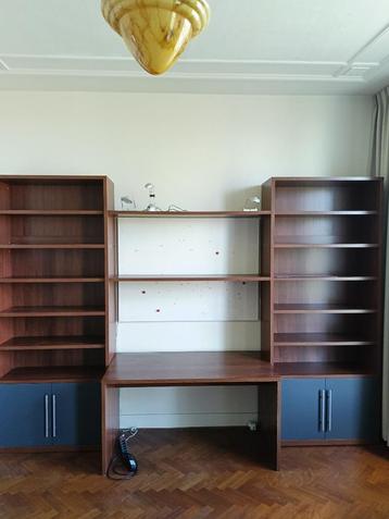 Ikea kast(en) + tafel beschikbaar voor biedingen