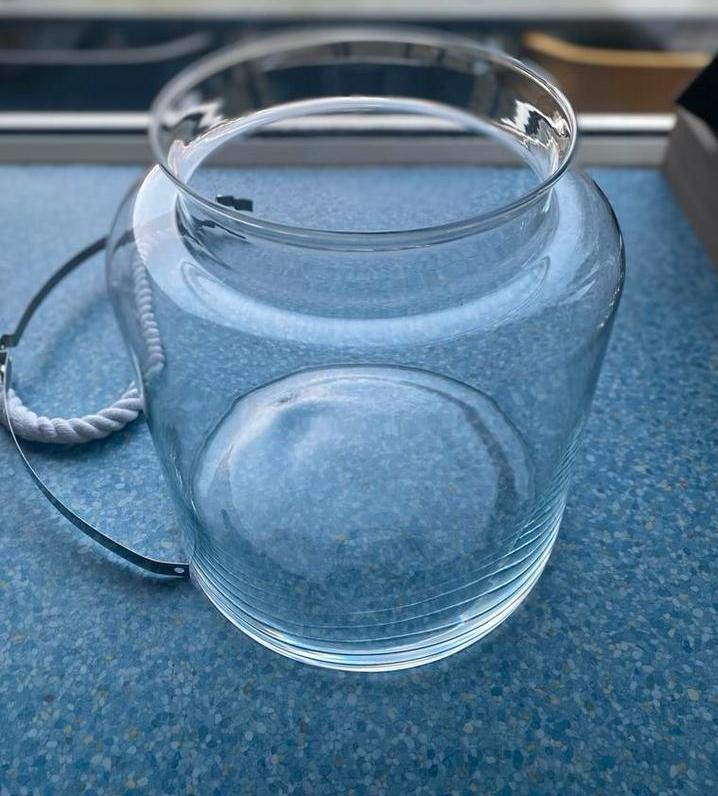 Glazen vaas met hengsel (optioneel), Huis en Inrichting, Woonaccessoires | Stolpen, Zo goed als nieuw, Ophalen