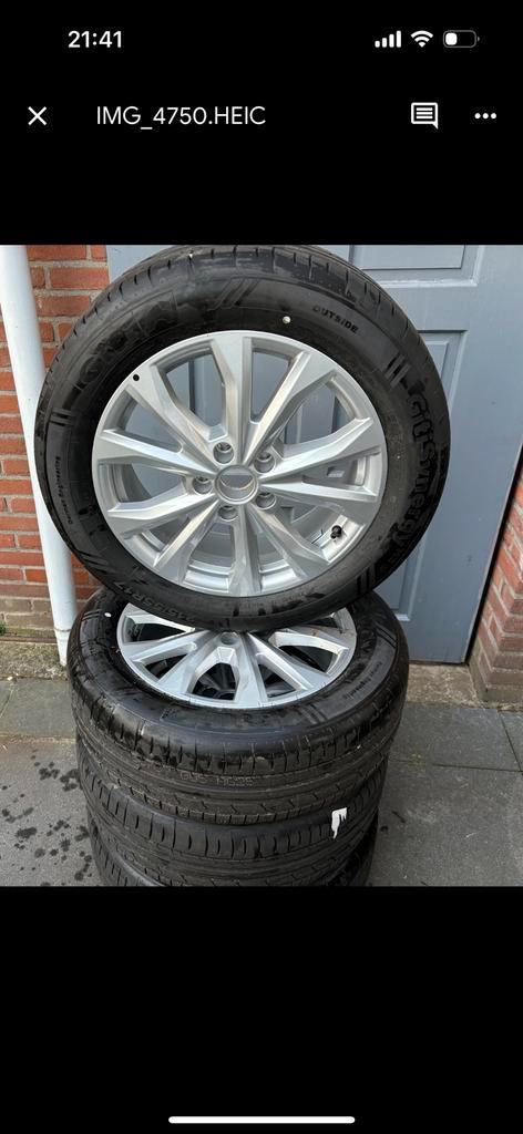 Nieuwe originele 17 inch VW Caddy zomerset, Auto-onderdelen, Banden en Velgen, Banden en Velgen, Zomerbanden, 17 inch, 215 mm
