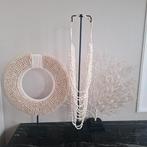 Kauri beige echte schelpen ketting krans vakkenkast, Nieuw, Ophalen of Verzenden, X, X