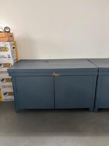  Stevige Blauwe Kast / Dressoir – & Ruim! beschikbaar voor biedingen