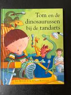 Tom en de dinosaurussen bij de tandarts, Ophalen of Verzenden, Zo goed als nieuw, Sprookjes