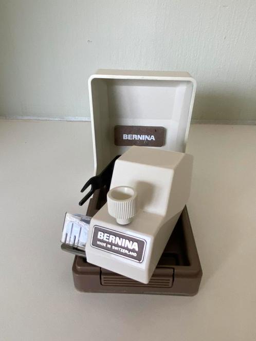 Benina stof afsnijapparaat, 1000 serie, Hobby en Vrije tijd, Naaimachines en Toebehoren, Zo goed als nieuw, Lockmachine, Overige merken