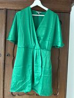 Mooie groene jurk, Maat 38/40 (M), Ophalen of Verzenden, Zo goed als nieuw, Boven de knie
