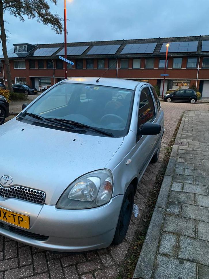 Toyota Yaris 1.3 16V 3DR Linea SOL AUT 2002 Grijs, Auto's, Toyota, Particulier, Yaris, Benzine, C, Hatchback, Automaat, Origineel Nederlands