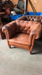 Antieke leren chesterfield stoel, Antiek en Kunst, Antiek | Meubels | Stoelen en Banken, Ophalen