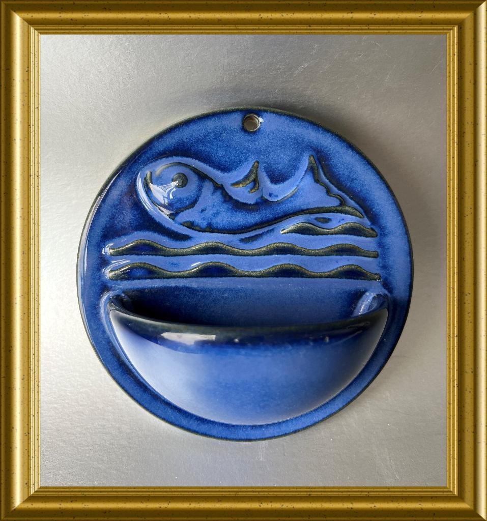 Oud blauw wijwatervaatje: Wim Visser, vis, Sphinx Maastricht, Ophalen of Verzenden