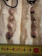4 X AARDBEIEN QWARTS MET ZILVER VERBONDEN ALS 2 HANGERS, Ophalen of Verzenden, Mineraal
