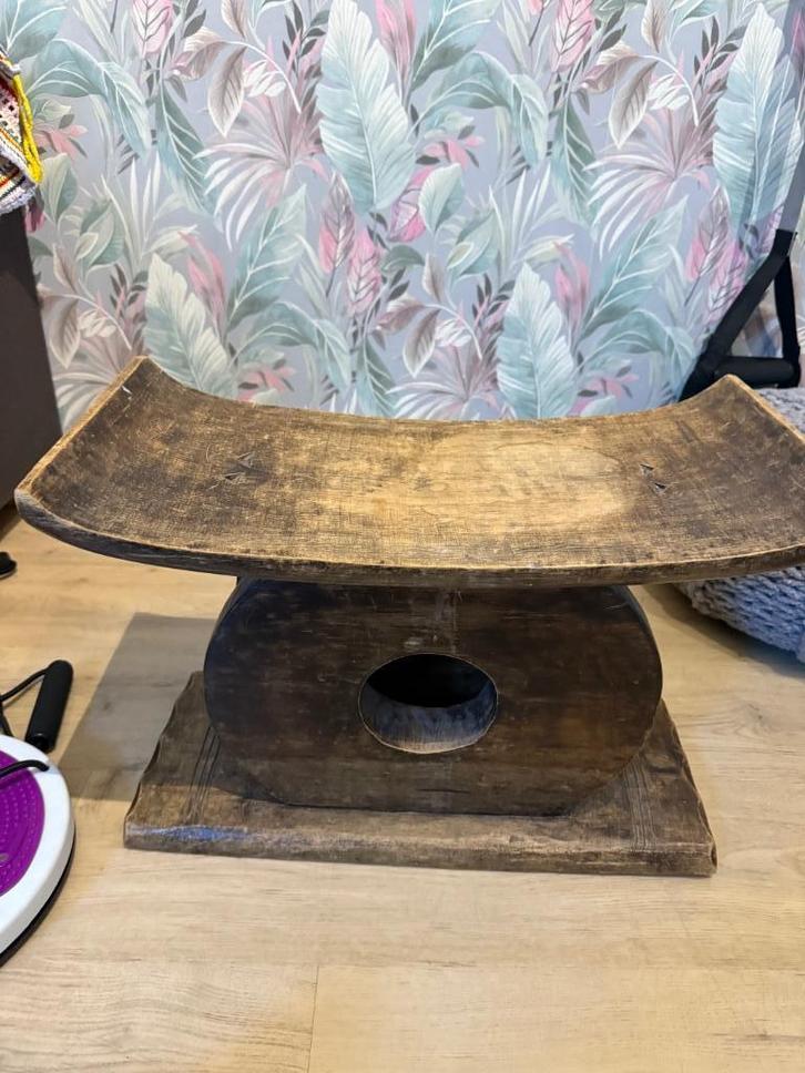 Ashanti  handgesneden houten kruk, Antiek en Kunst, Kunst | Beelden en Houtsnijwerken, Ophalen of Verzenden