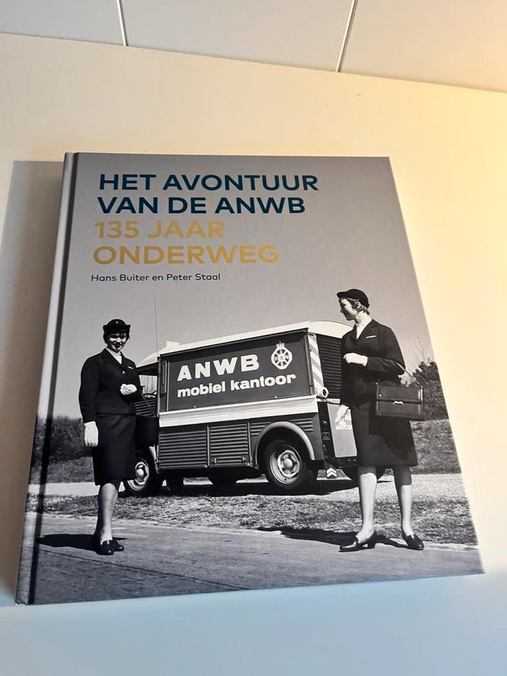 ANWB 135 Jaar Onderweg - Jubileumboek, Boeken, Geschiedenis | Vaderland, Zo goed als nieuw, 20e eeuw of later, Ophalen of Verzenden