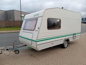 Eifelland gezins Caravan , lichte opknapper met potentie! beschikbaar voor biedingen