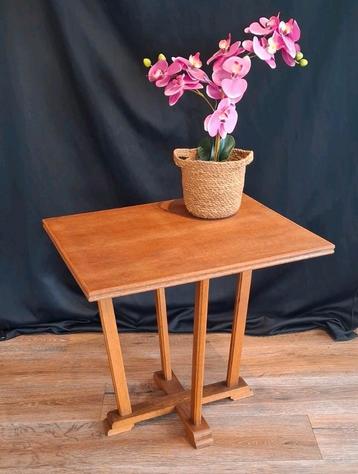 Vintage Bijzettafel Amsterdamse School beschikbaar voor biedingen
