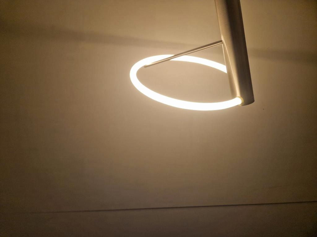 Moderne Design Lamp Aureool, Ophalen of Verzenden, Zo goed als nieuw, Metaal, Minder dan 50 cm