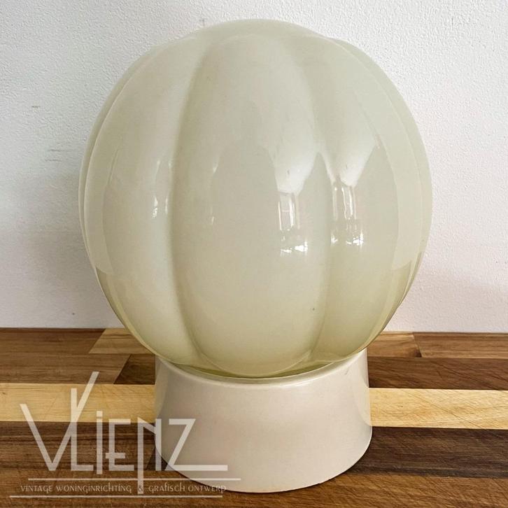 Vintage, art deco plafondlamp, bollamp glas, midcentury, Huis en Inrichting, Lampen | Plafondlampen, Gebruikt, Glas, Kunststof