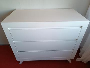 commode en ledikant COMPLEET, wit, strak, bopita beschikbaar voor biedingen