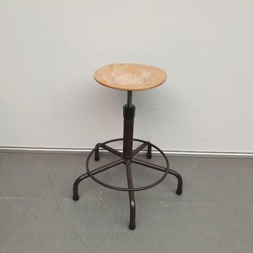 Ahrend Cirkel retro / industriële kruk - houten zitting beschikbaar voor biedingen