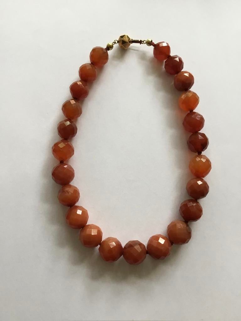 Antiek Carneool Collier met gouden slot ( in Hilversum ), Sieraden, Tassen en Uiterlijk, Antieke sieraden, Ophalen of Verzenden