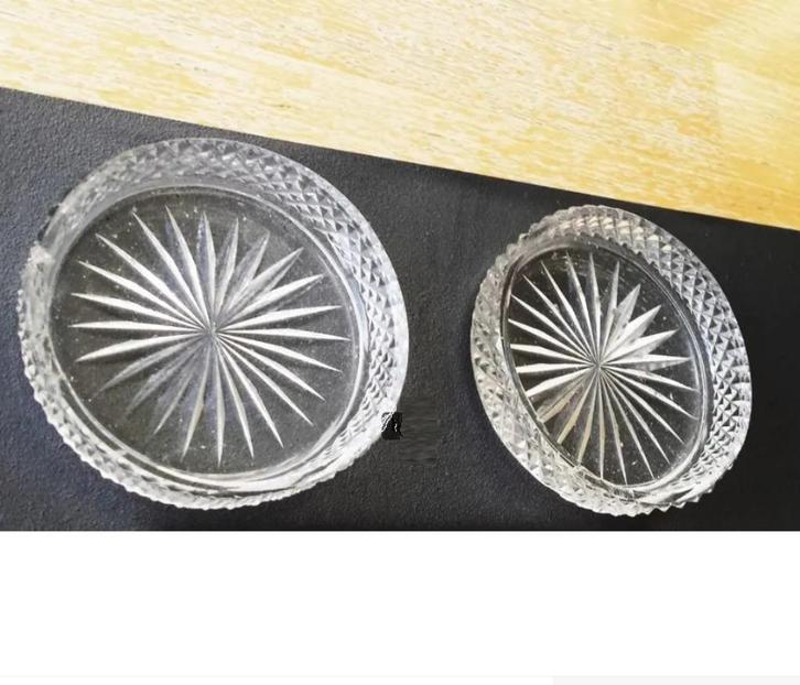 2 Kristallen onderzetters Brocante Nostalgisch. beschadiging, Antiek en Kunst, Antiek | Glas en Kristal, Ophalen of Verzenden