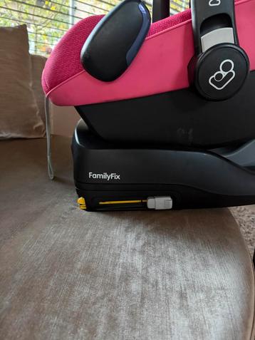 Maxi-Cosi Pebble + FamilyFix Isofix beschikbaar voor biedingen