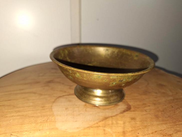 Antiek messing schaaltje op voet, Antiek en Kunst, Antiek | Schalen, Ophalen of Verzenden