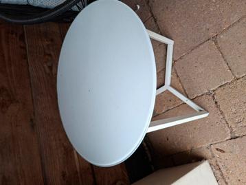 Een leuke bijzet tafel te koop! beschikbaar voor biedingen
