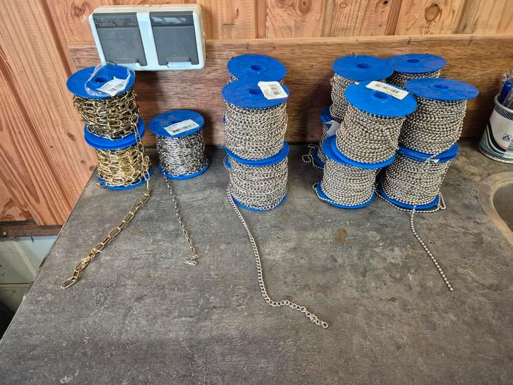 Decoratieve kettingen op rol  Nieuw ketting, Hobby en Vrije tijd, Kralen en Sieraden maken, Nieuw, Ophalen