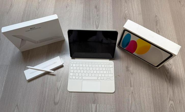 Apple Ipad 2022. Magic Keyboard Folio + Apple Pencil USB-C, Computers en Software, Laptopstandaarden, Zo goed als nieuw, Ophalen of Verzenden
