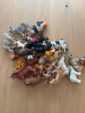 Actiefiguren en Speelgoeddieren Verzameling GRATIS beschikbaar voor biedingen