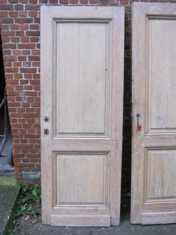 211,5hx79br oude paneeldeur, verf verwijderd beschikbaar voor biedingen