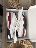Jordan 4 RM - Nieuw in doos!, Kleding | Heren, Schoenen, Wit, Nieuw, Ophalen of Verzenden, Sneakers of Gympen