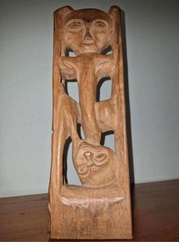 Asmat houtsnijwerk  beschikbaar voor biedingen