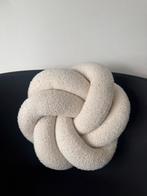 H&M Home creme boucle kussen Japandi Scandinavisch design, Ophalen of Verzenden, Zo goed als nieuw, Wit