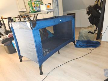 Campingbedje incl. opvouwbaar matras beschikbaar voor biedingen