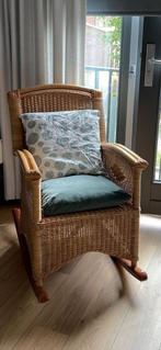 Vintage schommelstoel van riet, Huis en Inrichting, Ophalen of Verzenden, Zo goed als nieuw, 75 tot 100 cm, 50 tot 75 cm