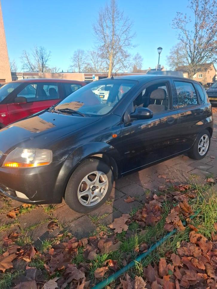 Daewoo Kalos 1.4 2004 Zwart nieuwe apk airco, Auto's, Daewoo, Particulier, Kalos, Benzine, E, Hatchback, Handgeschakeld, Origineel Nederlands