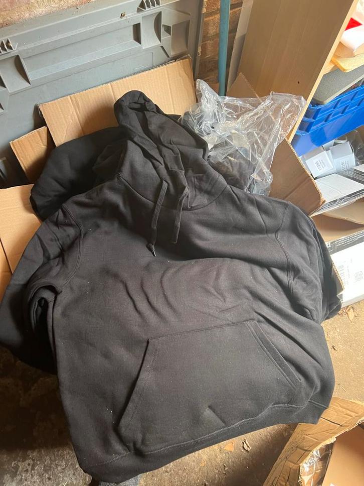 Partij Kleding: Hoodies en Shirts - Alles in één keer!, Huis en Inrichting, Kasten | Stellingkasten, Nieuw, Ophalen