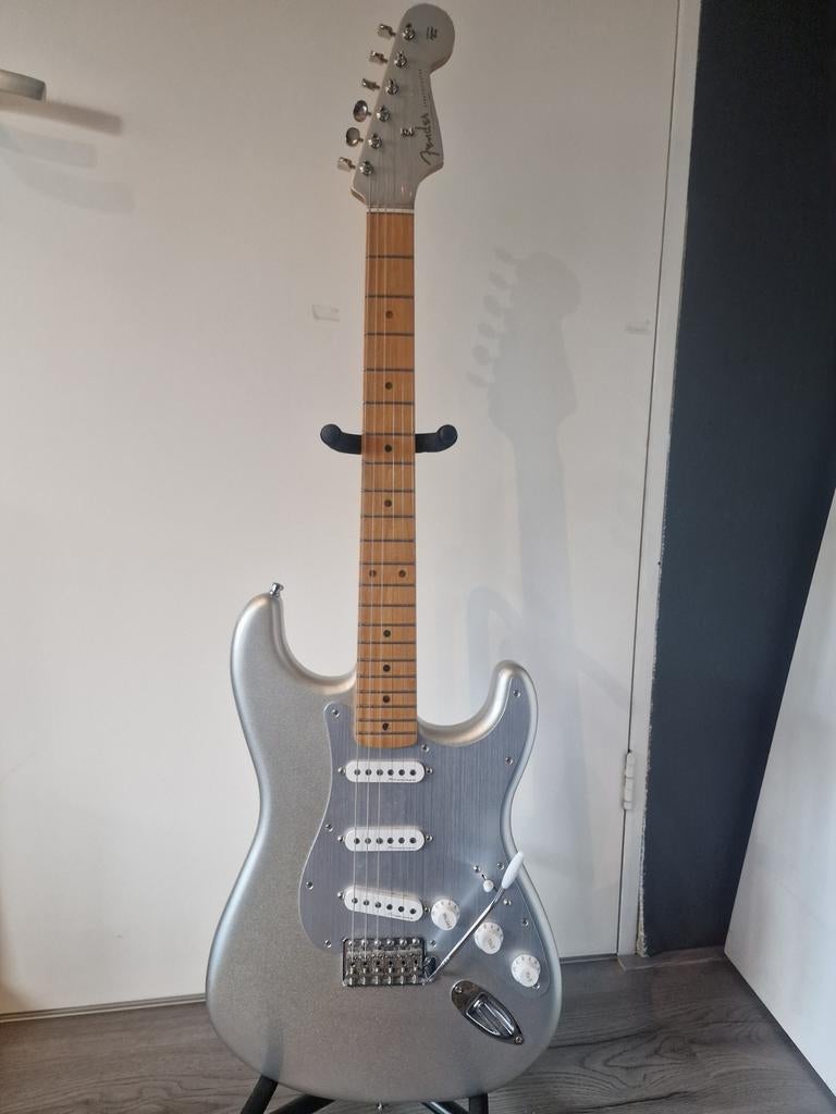 FENDER her stratocaster Chrome Glow, Muziek en Instrumenten, Snaarinstrumenten | Gitaren | Elektrisch, Ophalen, Zo goed als nieuw