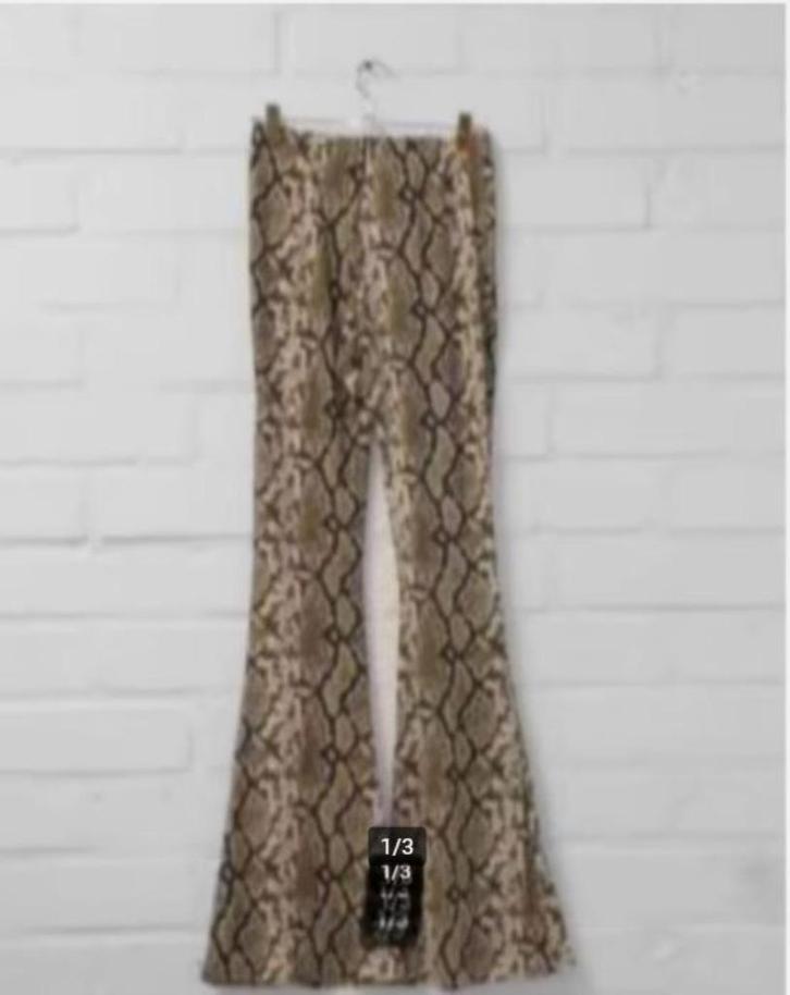 YZLS - Yeez Louise - Mooie Flared broek maat M - Nieuw €60, Kleding | Dames, Broeken en Pantalons, Nieuw, Maat 38/40 (M), Beige