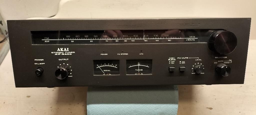 Akai AT2400 Tuner, Audio, Tv en Foto, Tuners, Ophalen of Verzenden, Zo goed als nieuw