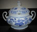 Leander 1946 original Karlsbader zwiebelmuster soepterrine, Ophalen of Verzenden, Overige stijlen, Porselein, Schaal of Schalen