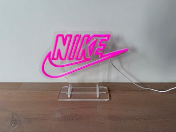 Nike Swoosh led lamp (USB, met dimmer) beschikbaar voor biedingen