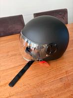 Zwarte helm met vizier 59cm, Fietsen en Brommers, Brommerhelmen, Ophalen of Verzenden, Zo goed als nieuw, Medium