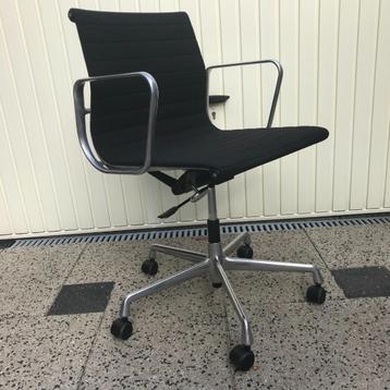 Vintage Vitra bureaustoel stoel EA 117  gepolijst zwart beschikbaar voor biedingen
