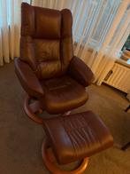 Relaxfauteuil met krukje - Bruin leder, Huis en Inrichting, Fauteuils, Ophalen, Zo goed als nieuw, Leer, 75 tot 100 cm