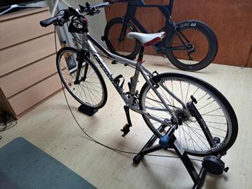 dames racefiets beschikbaar voor biedingen