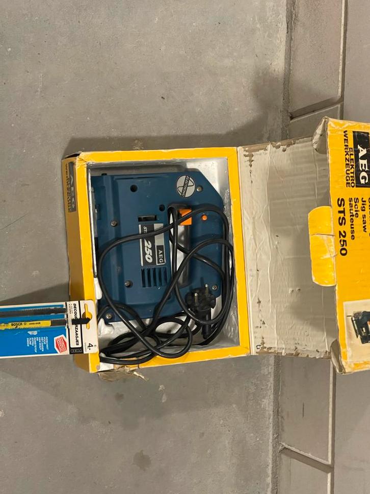 AEG STS 250 Decoupeerzaag - Topconditie!, Doe-het-zelf en Verbouw, Gereedschap | Zaagmachines, Gebruikt, Decoupeerzaag, Minder dan 600 watt