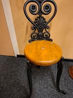 Antieke decoratieve stoel, Ophalen