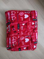 Rode fleece deken met 'Love' print - 150x200 cm, Ophalen of Verzenden, Zo goed als nieuw