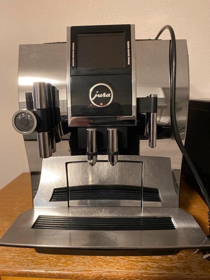 Jura z9 Koffiemachine, Witgoed en Apparatuur, Koffiezetapparaten, Gebruikt, Koffiebonen, Espresso apparaat, 10 kopjes of meer
